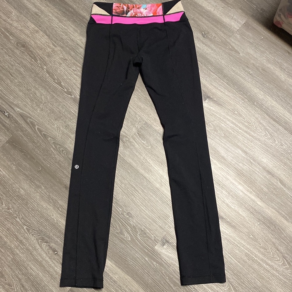 LuluLemon Leggings - Picture 3 of 4